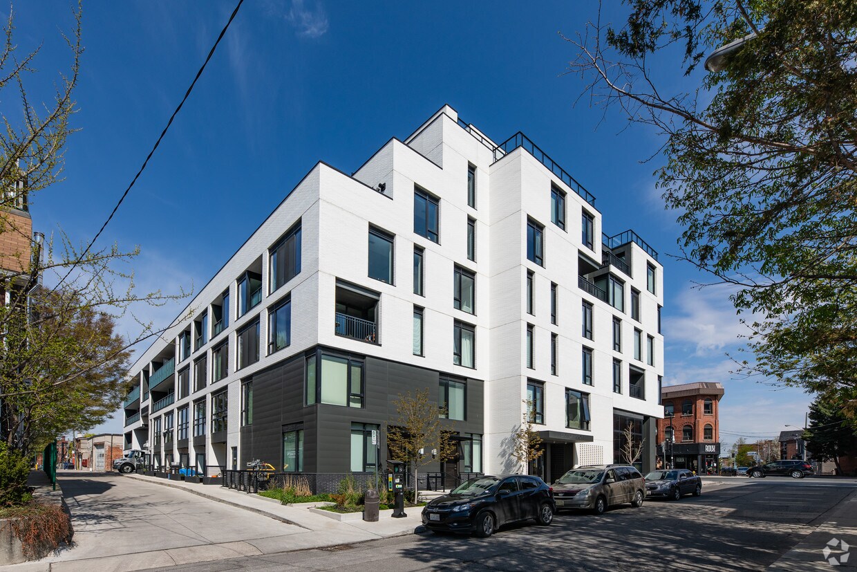 Building Photo - Duke Condos