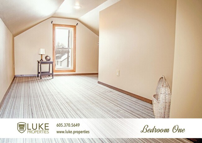 Foto del edificio - 1424 E 4th St