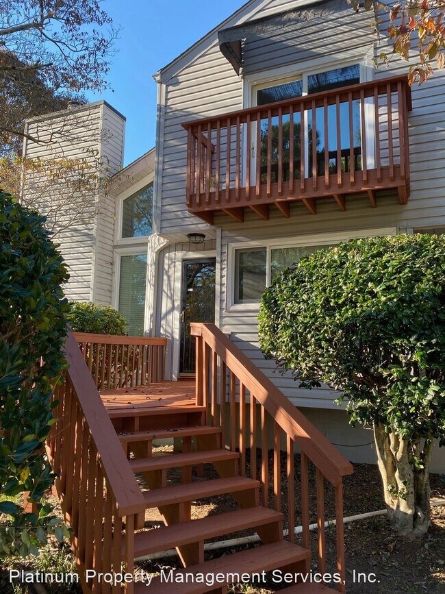 Building Photo - 4 br, 3.5 bath House - 5290 Meadowcreek Dr