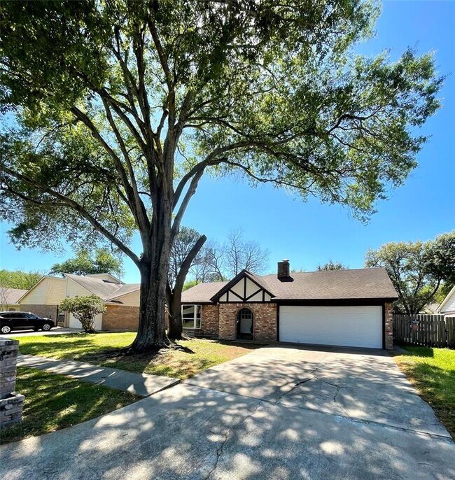 Building Photo - 15638 Boulder Oaks Dr
