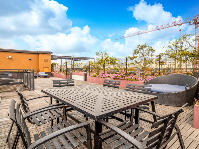 Rooftop Sundeck - FOUND Study Downtown Berkeley