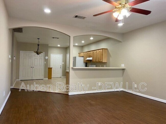 Foto del edificio - 306 E Main St