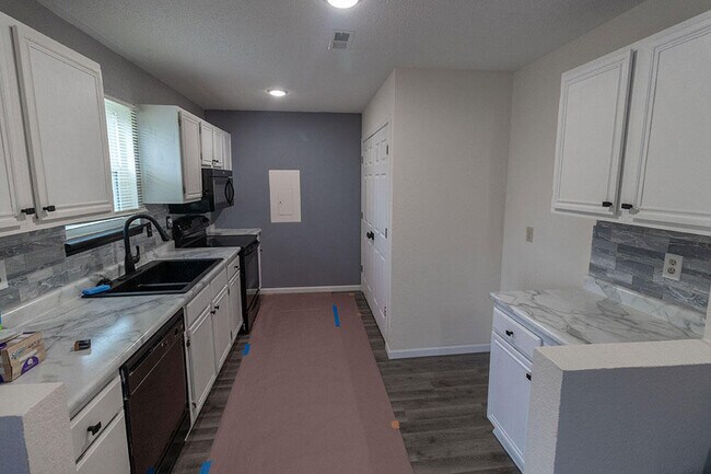 Foto del edificio - 3411 Crossings Dr