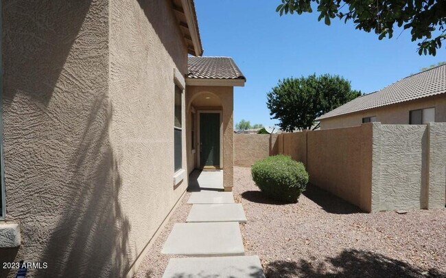 Foto del edificio - 3462 E Powell Way