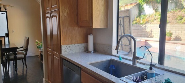 Building Photo - 1060 Grand Canyon