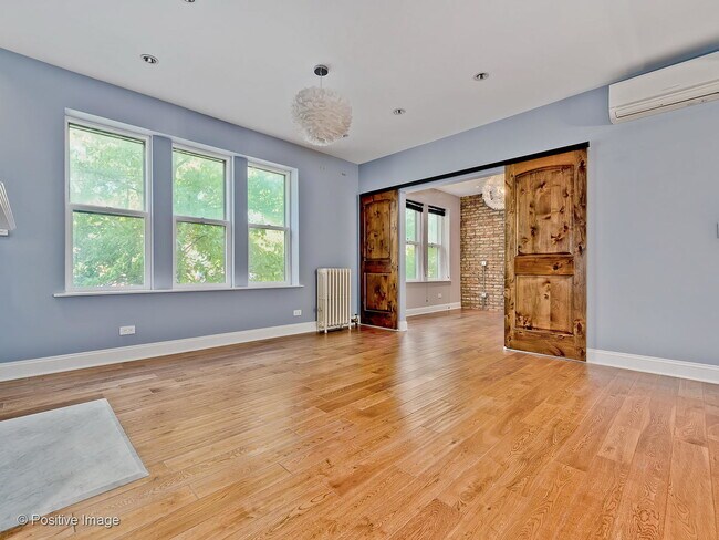 Building Photo - 1205 W Lill Ave
