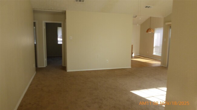 Foto del edificio - 3822 Newcomen Dr