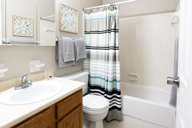 2 Bedroom 1 Bath Floorplan at Williamsburg on Lake Mishawaka - Williamsburg Mishawaka