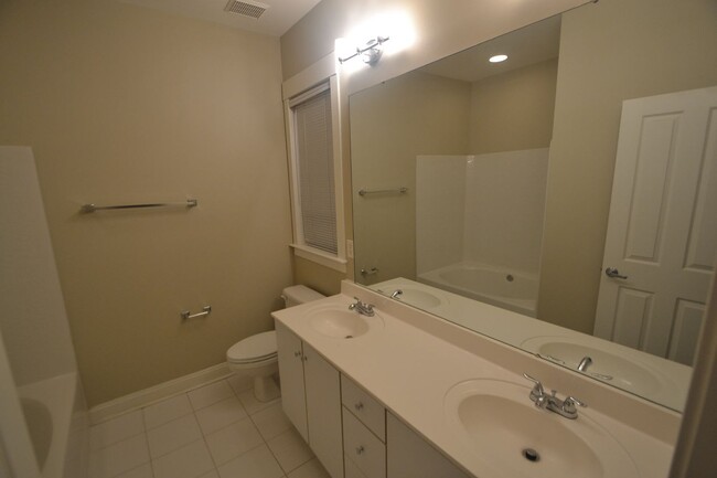 Building Photo - 11352 Deer Ridge Ln