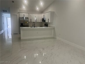 Building Photo - 2403 Dogwood Ave S