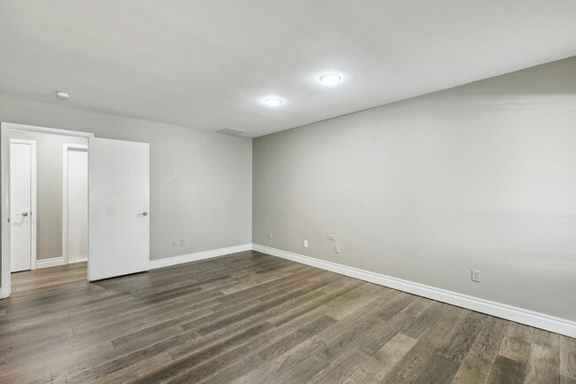 Building Photo - 1510 Glenbrook Dr