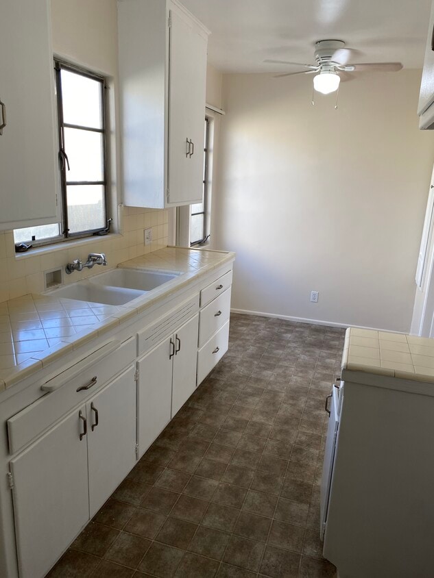 Kitchen (dinette area) - 1412 Benito Ave