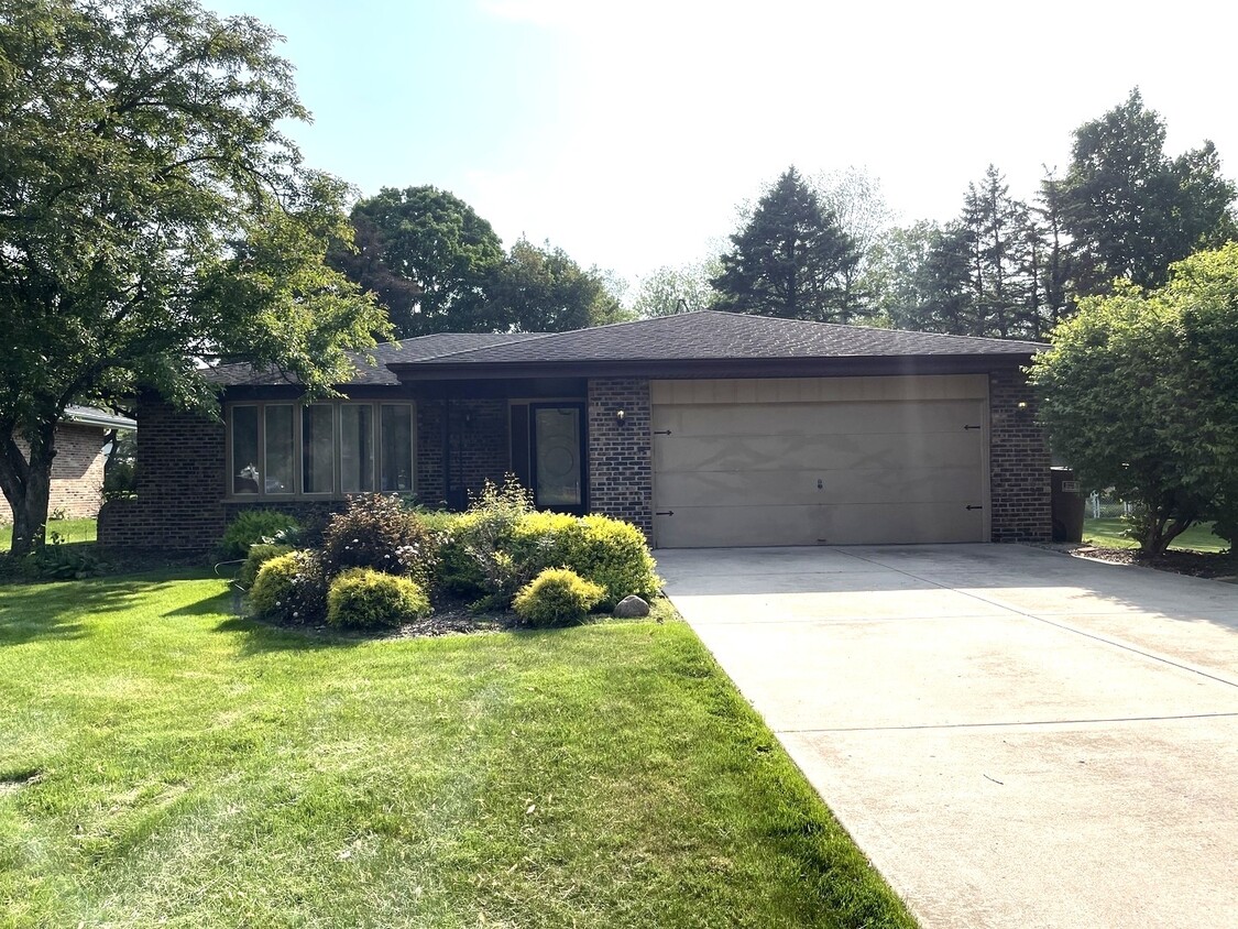 Foto principal - 528 N Locust St