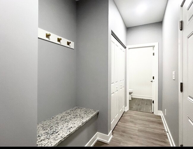 Building Photo - 1412 8th St