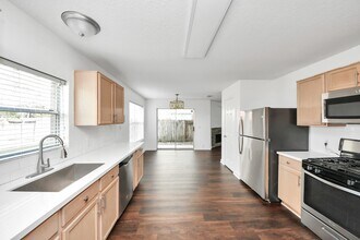 Building Photo - 21218 Somerset Park Ln