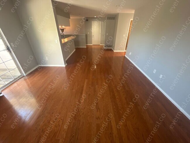 Foto del edificio - 6630 Fieldstone Ct
