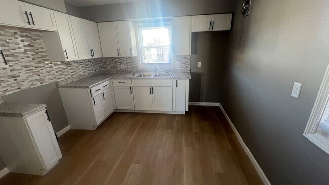 Foto del edificio - 5922 N 84th St