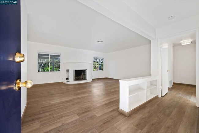 Foto del edificio - 553 Miner Rd