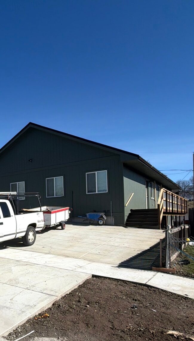 Building Photo - 1528 Wilford Ave