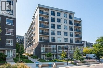 Building Photo - 275 Larch St