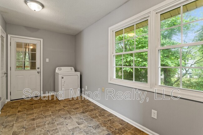 Foto del edificio - 108 Forestwood Dr