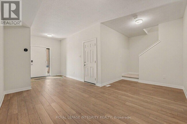Building Photo - 825 Demulcent Ln