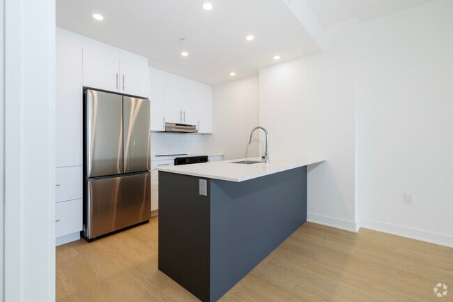 1BR, 1BA - 648SF - Kitchen - Bellevue MTL
