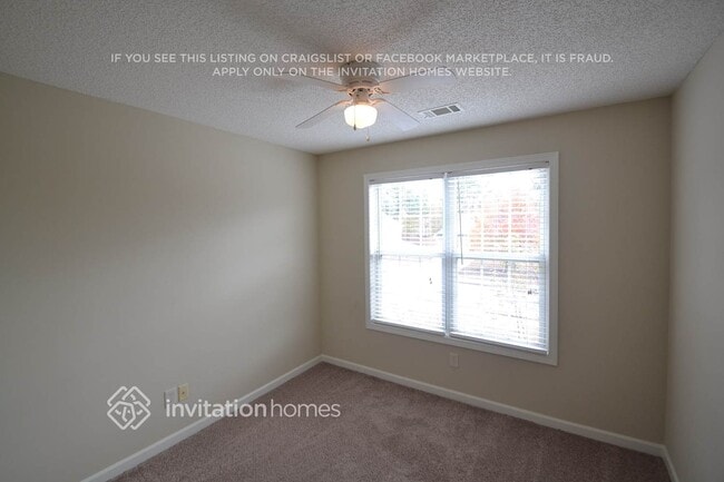 Building Photo - 204 Revolutionary Dr