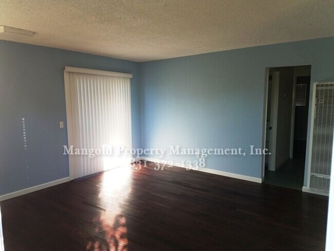 Building Photo - Great Home Located In Seaside Neighborhood...