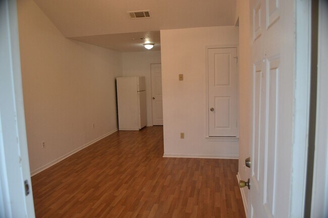 Foto del edificio - 302 Horseshoe Dr