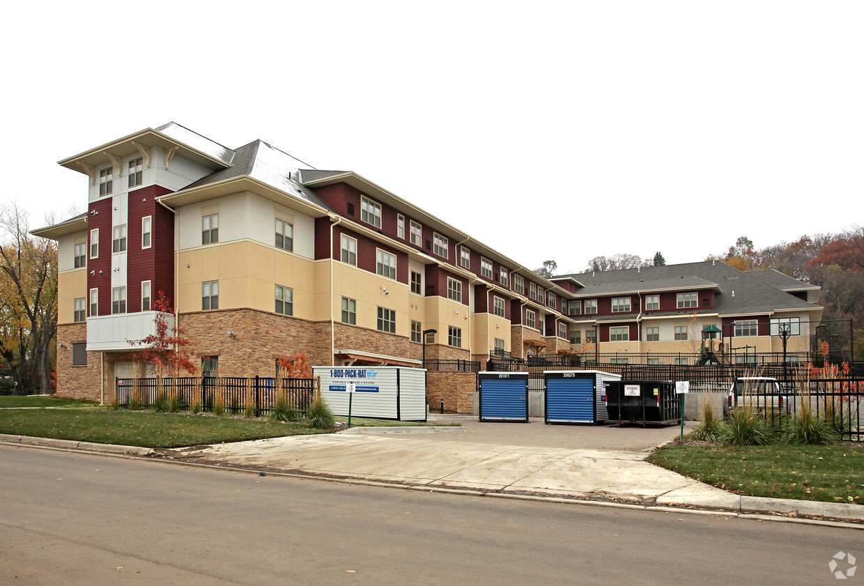 Building Photo - Fort Road Flats