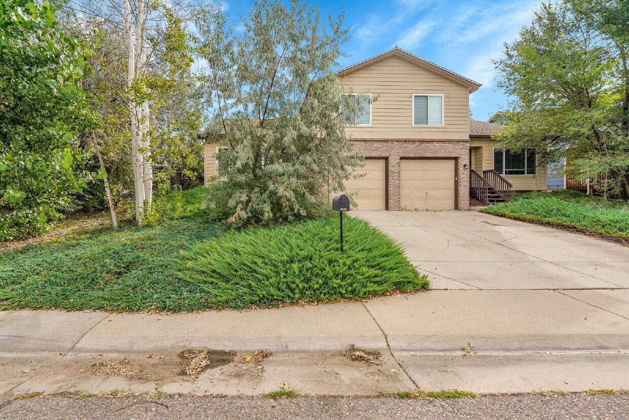 Foto principal - $2,550.00 - 3-bed, 3-bath split-level loca...