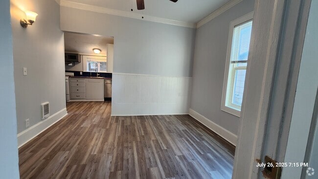 Building Photo - 430 S Holladay Dr