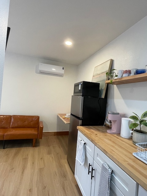 Building Photo - 2533 Judson St