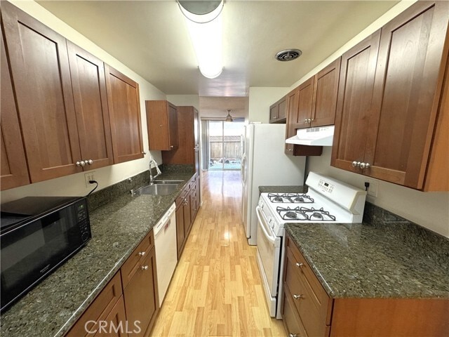 Foto del edificio - 6345 Green Valley Cir