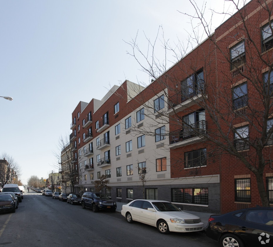 Building Photo - 150-158 Johnson Ave