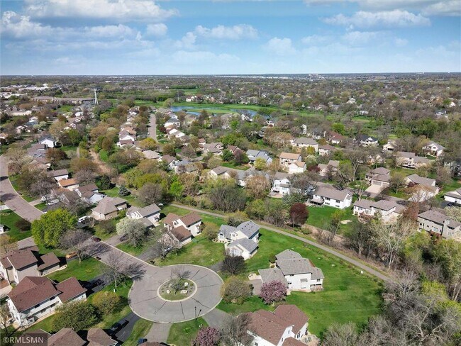Building Photo - 2340 Edinbrook Terrace