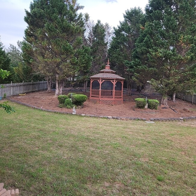 Building Photo - 807 Andora Way SW