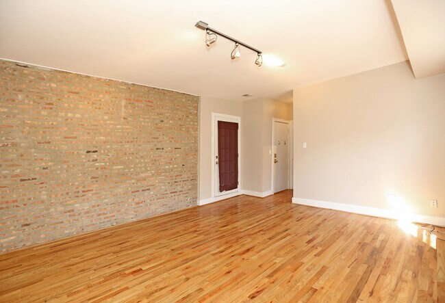 Foto del edificio - 925 W Sunnyside Ave