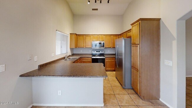 Foto del edificio - 5444 GROVE St