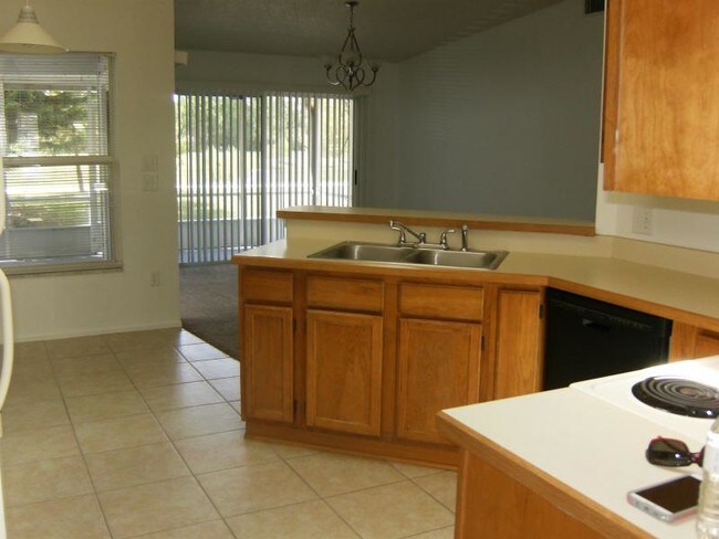 Foto del edificio - 5878 Woodpoint Ter