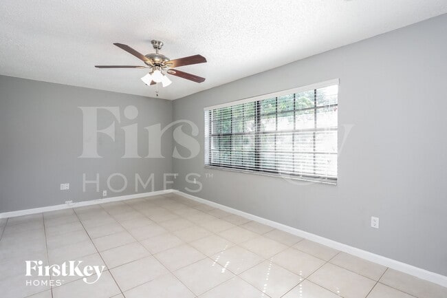 Foto del edificio - 8570 NW 3rd St