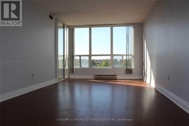 Photo du bâtiment - 4470-4470 Tucana Ct