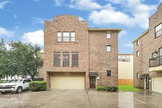 Building Photo - 1409 St Emanuel St