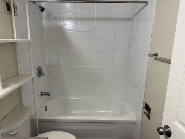 Building Photo - 12940-12118 118 Ave NW