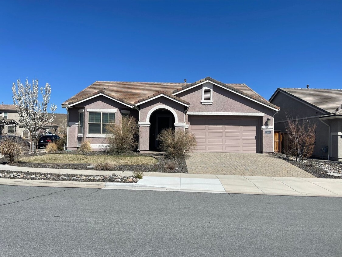 Primary Photo - Kiley Ranch 3 bedroom 2 bath- Available NOW
