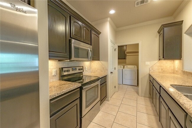 Foto del edificio - 1400 Cres Ridge Dr