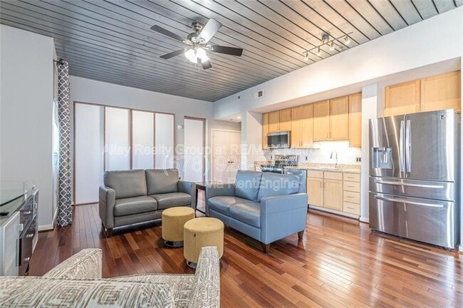 Foto del edificio - 620 Glen Iris Dr NE