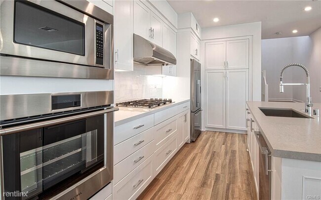 Building Photo - 4 br, 1.5 bath Condo - 1182 Winslow Ln