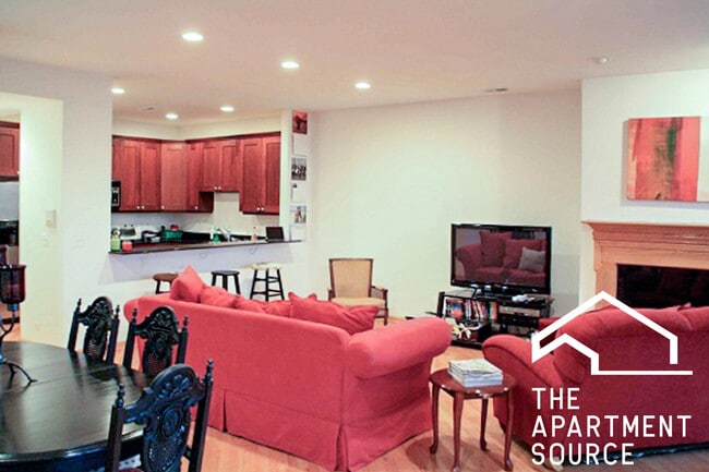 Building Photo - 3338 N Sheffield Ave